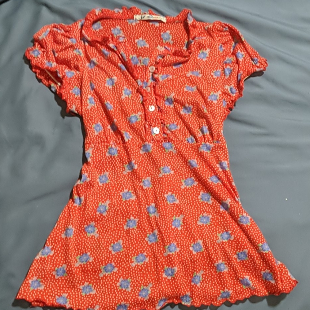 Vintage red top